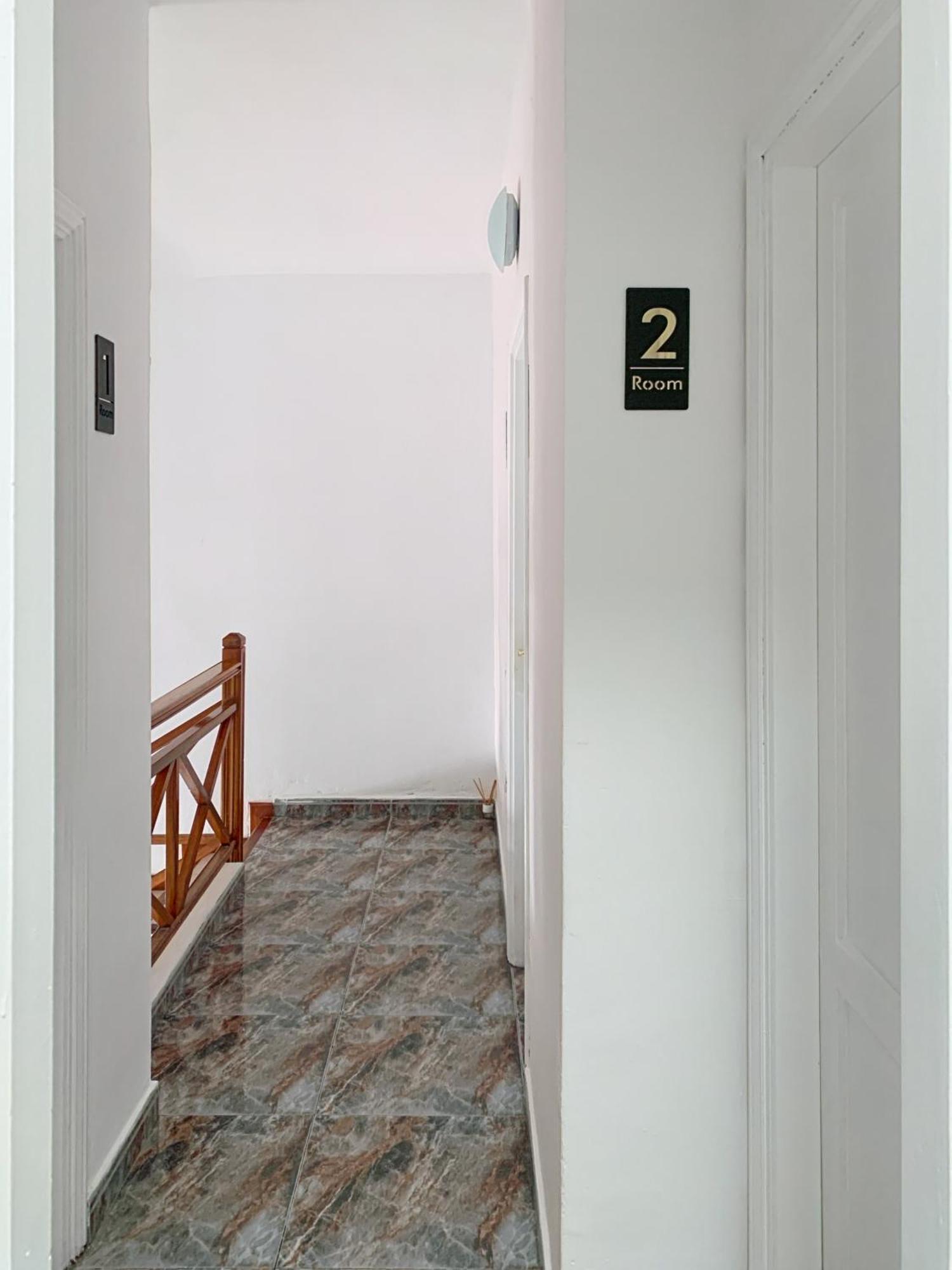 Habitaciones Privadas Cerca De La Playa Y Aeropuerto En Casa Compartida Con Otros Huespedes Playa Honda  Exterior foto